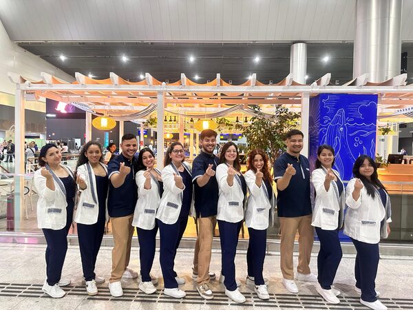 ¡Artistas que ganaron G. 15 millones en “100 Paraguayos Dicen” ya están en Taiwán! - trece