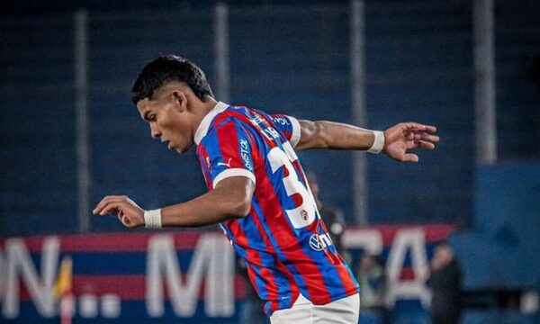 Diego León está en la mira de tres grandes de Inglaterra