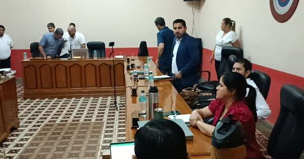 Diario HOY | Moquete entre concejales provoca suspensión de la Junta en Concepción