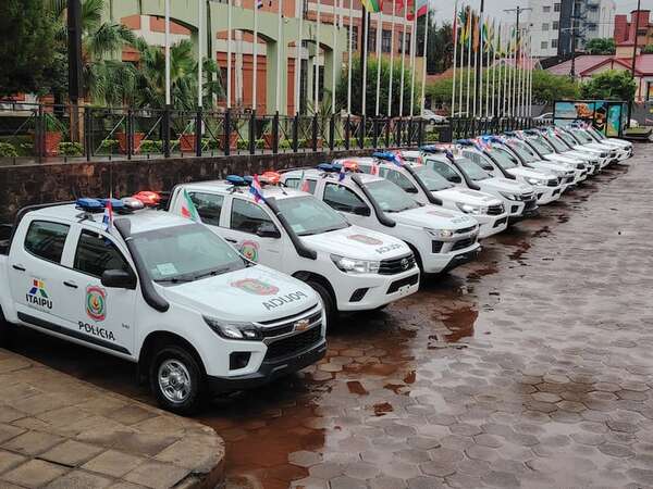 Entregaron 17 patrulleras a comisarías del séptimo departamento - Policiales - ABC Color