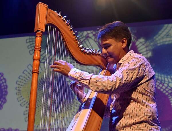 Comenzó la fiesta del arpa y se extenderá hasta el domingo - Música - ABC Color