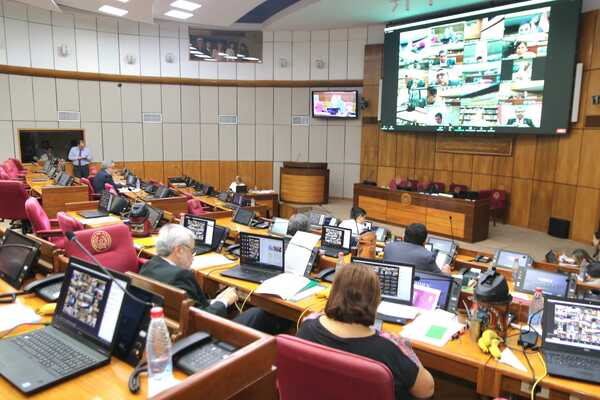 Casos de nepotismo en Congreso son enviados al archivo tras darse lugar a desestimación fiscal