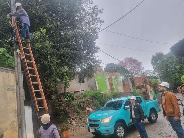 ANDE no descarta apagones durante el verano en las zonas de mayor demanda - Economía - ABC Color