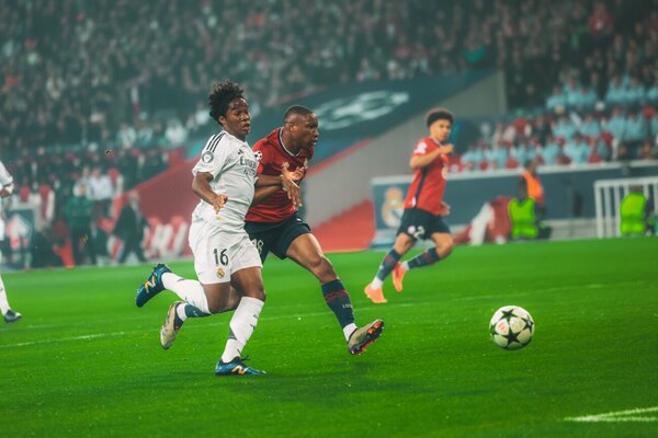 Versus / Un Real Madrid irreconocible prueba el sabor de la derrota en Lille