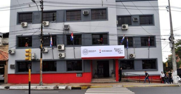 Funcionarios públicos exigen sanciones a empresa de seguro médico - Portal Digital Cáritas Universidad Católica