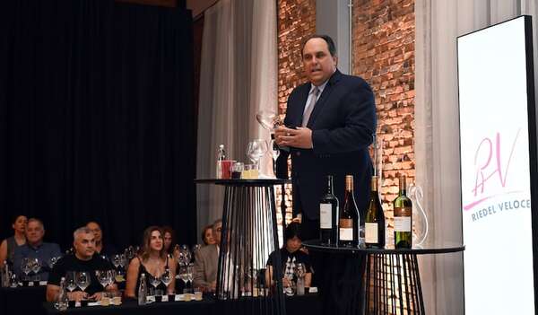 Premier del Banco GNB presentó la cata de copas Riedel - Empresariales - ABC Color