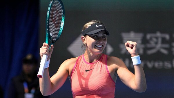 Versus / Badosa pone fin al cuento de hadas de Zhang Shuai y avanza a 'semis' en Pekín