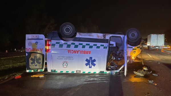 Dos hermanos fallecieron al ser chocados por una ambulancia