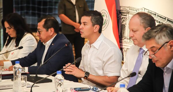 Aprueba llamados a licitación para ampliar programa Hambre Cero al 100% de las escuelas públicas
