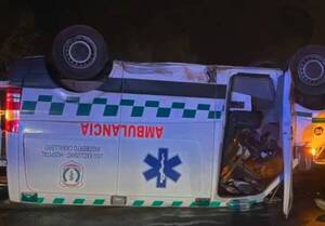 Violentísimo impacto contra una ambulancia terminó destrozando a una familia