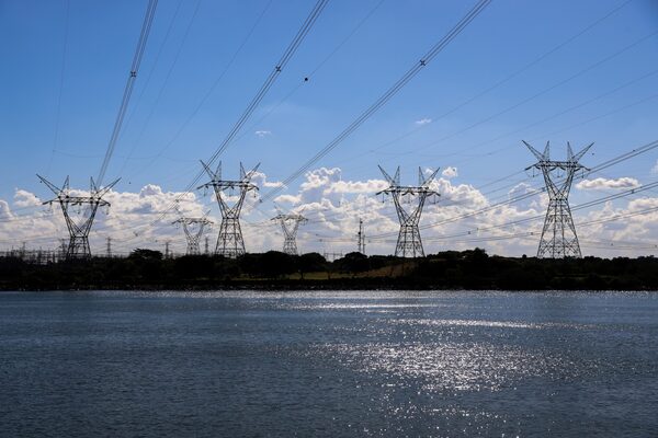 Itaipu inyectó USD 419 millones al Estado en nueve meses por Anexo C - .::Agencia IP::.