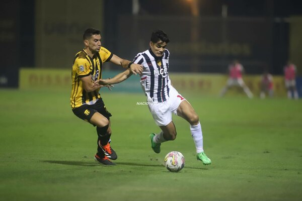Versus / Buenas y malas noticias en Libertad antes del clásico con Guaraní