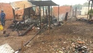 Incendio en el Asentamiento San Lorenzo del Barrio General Genes