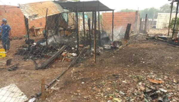 Incendio en el Asentamiento San Lorenzo del Barrio General Genes