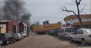 Diario HOY | Se incendia fábrica de pollos en Capiatá y la humareda es inmensa