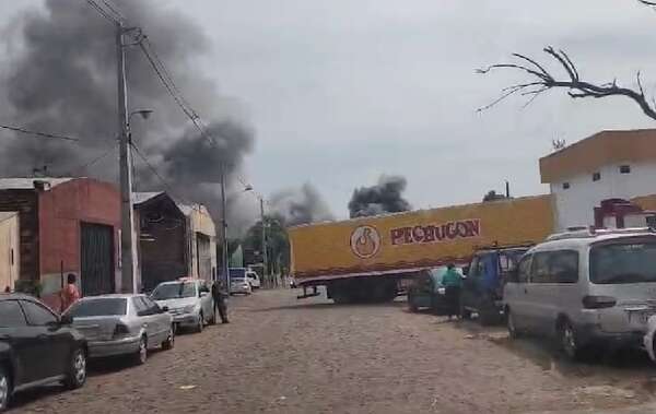 Capiatá: incendio en planta de Pechugón - Nacionales - ABC Color