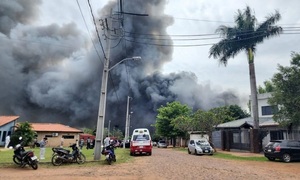 Incendio de gran magnitud en planta avícola de Pechugón en Capiatá - OviedoPress