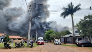 Incendio en planta de Pechugón en Capiatá
