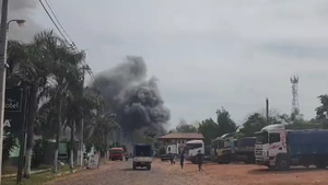 Incendio en Capiatá: Bomberos recomiendan a vecinos evacuar la zona para evitar intoxicación