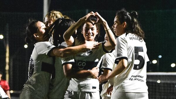 Con apoyo total, las chicas salen a cancha