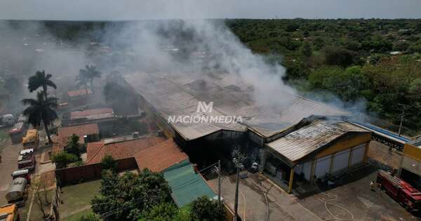 Diario HOY | Controlan voraz incendio en fábrica de Pechugón