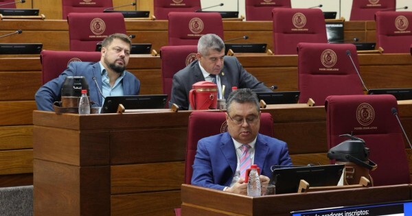 Vinculan a Leite y su mujer con una ONG: "Estamos abiertos a que nos miren de arriba a abajo"