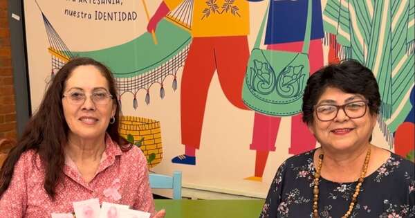 La Nación / Artesanas pintan de rosa octubre con lazos de ñandutí, encaje ju y ao po’i