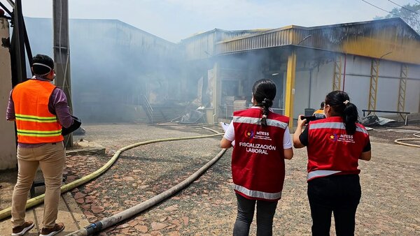 Empresa emitió un comunicado tras voraz incendio - trece
