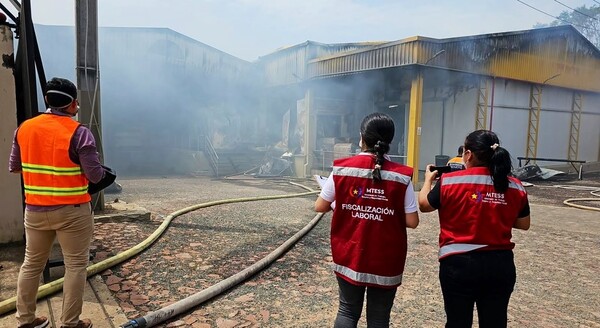 Heridos por el incendio de Pechugón se internaron en el INGAVI. Ministerio de Trabajo intervino