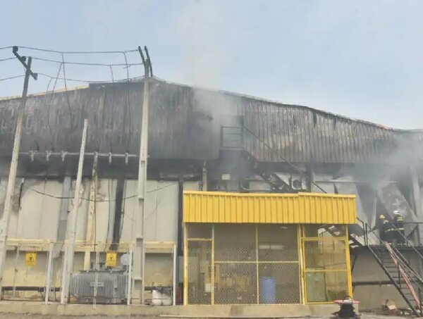 Incendio consume Pechugón en Capiatá · Radio Monumental 1080 AM