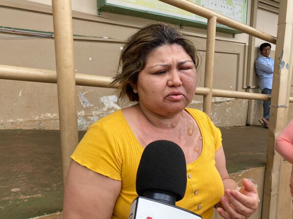 Terrible: fue a requerir su plata y la atacaron con agua caliente