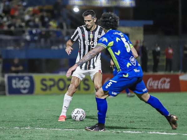 Roque Santa Cruz, al club de los 100 goles en competencias APF - Libertad - ABC Color
