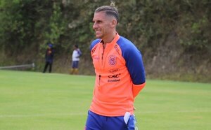 Versus / El DT de Ecuador respeta a la Albirroja y elogia a Gustavo Alfaro