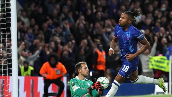 El Chelsea se divierte ante su gente