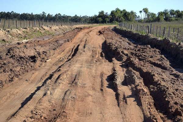 Vea las carreteras que asfaltará el MOPC en tres departamentos “clave” - Economía - ABC Color