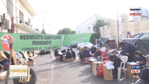 Debido a desidia estatal, hijos de campesinos siguen dando clases frente al Indert