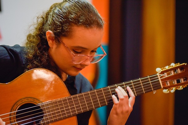 Concluye la convocatoria de la Instrumentoteca Toyota: 29 talentos compiten por guitarras de alta calidad - ADN Digital