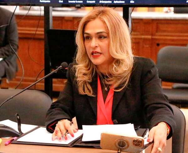 Rolón envía a cuestionada fiscal a unidad contra abigeato y maltrato animal, en Misiones - Nacionales - ABC Color