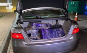 Vehículo paraguayo con chapa brasileña llevaba 200 kilos de marihuana