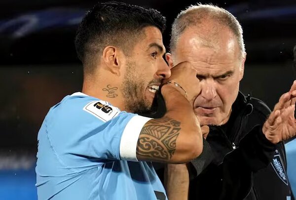 Desde el retiro de la selección charrúa, Luis Suárez destrozó a Marcelo Bielsa