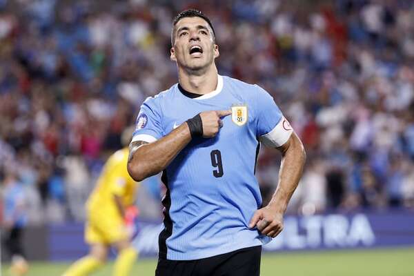 Luis Suárez destrozó a Marcelo Bielsa: “Pedimos al entrenador que por lo menos nos dijera buen día, ni saludaba” - Fútbol Internacional - ABC Color