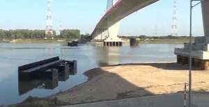 Bajante crítica: pilares protectores del puente Héroes del Chaco quedan al descubierto - Clima - ABC Color