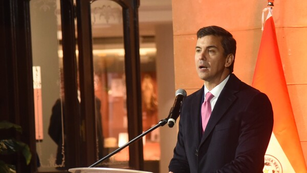 Santiago Peña, autocrítico: “Jamás podemos decir que estamos mejor”