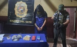 Allanamientos en Ciudad del Este: dos detenidos y más de 7 mil dosis de drogas incautadas - ABC en el Este - ABC Color