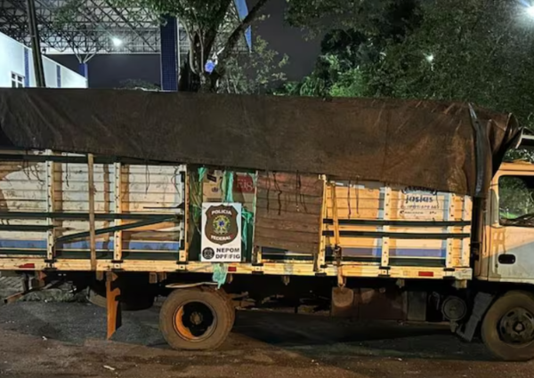 Incautan camión con cigarrillos de contrabando