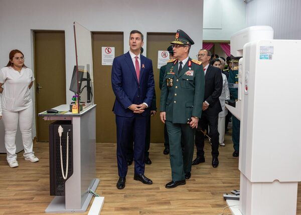 El presidente Peña habilitó mejoras en el Hospital Militar, al servicio de toda la ciudadanía • PARAGUAY TV