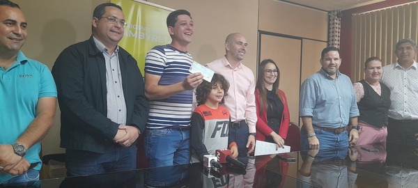 EBY impulsa el deporte en Cambyretá con una donación de 20 millones de guaraníes