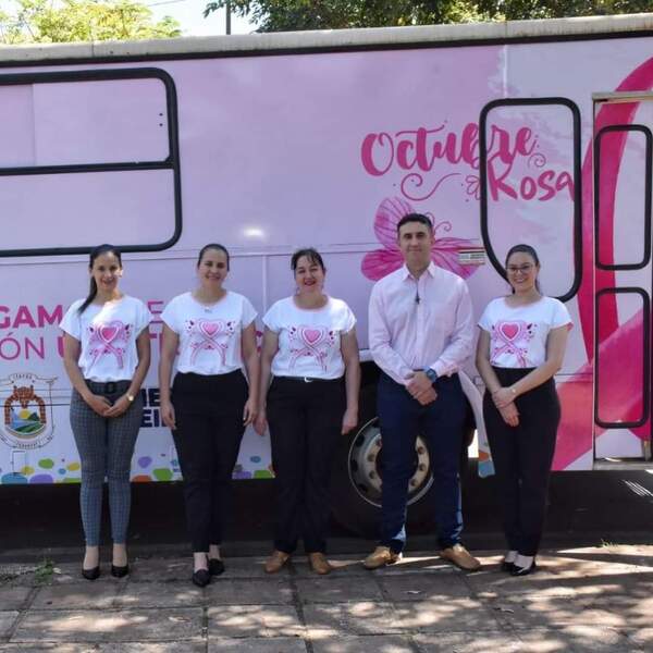 Móvil Salud inicia su recorrido en Octubre Rosa para promover la detección temprana del cáncer