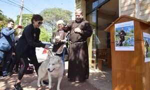 Capuchinos realizan la tradicional bendición de mascotas en honor a San Francisco de Asis – Prensa 5