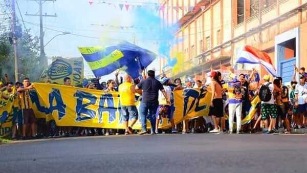 "Chancholigans" y "La Barra de Luque" tienen prohibido ingresar a los estadios